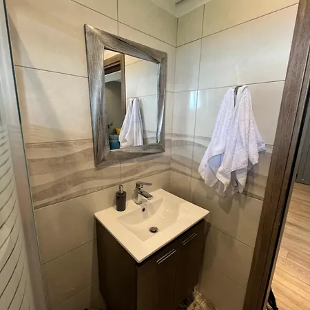 Luxurious/modern Vacation בית נופש